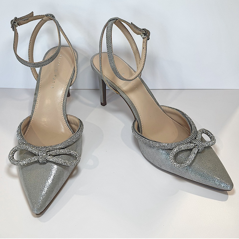 Kelly & Katie Silver Shimmer Pump With Rhinestone Crystal Bow, Size 10
